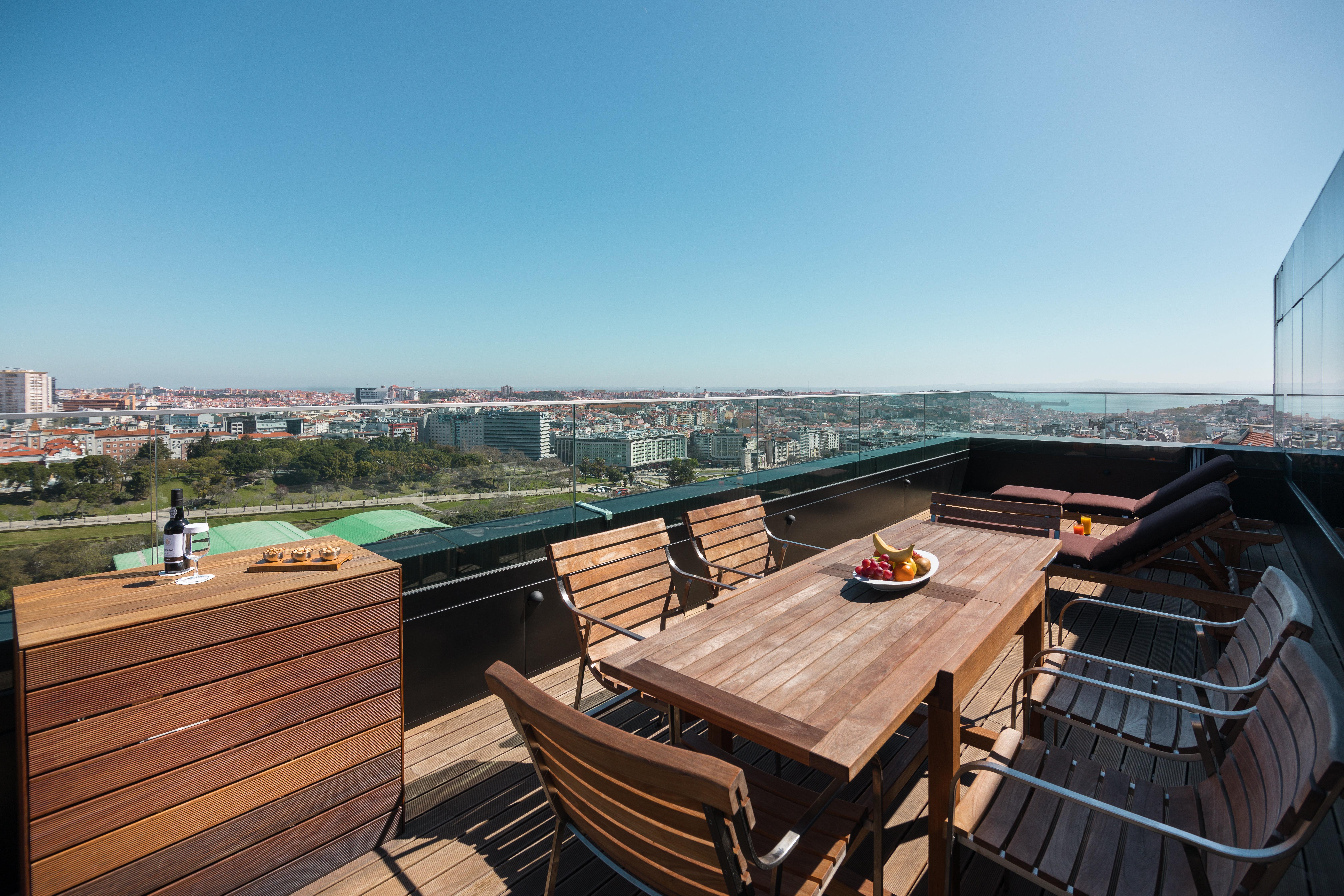 Intercontinental Lisbon By Ihg Hotel Exterior foto Rooftop terrace