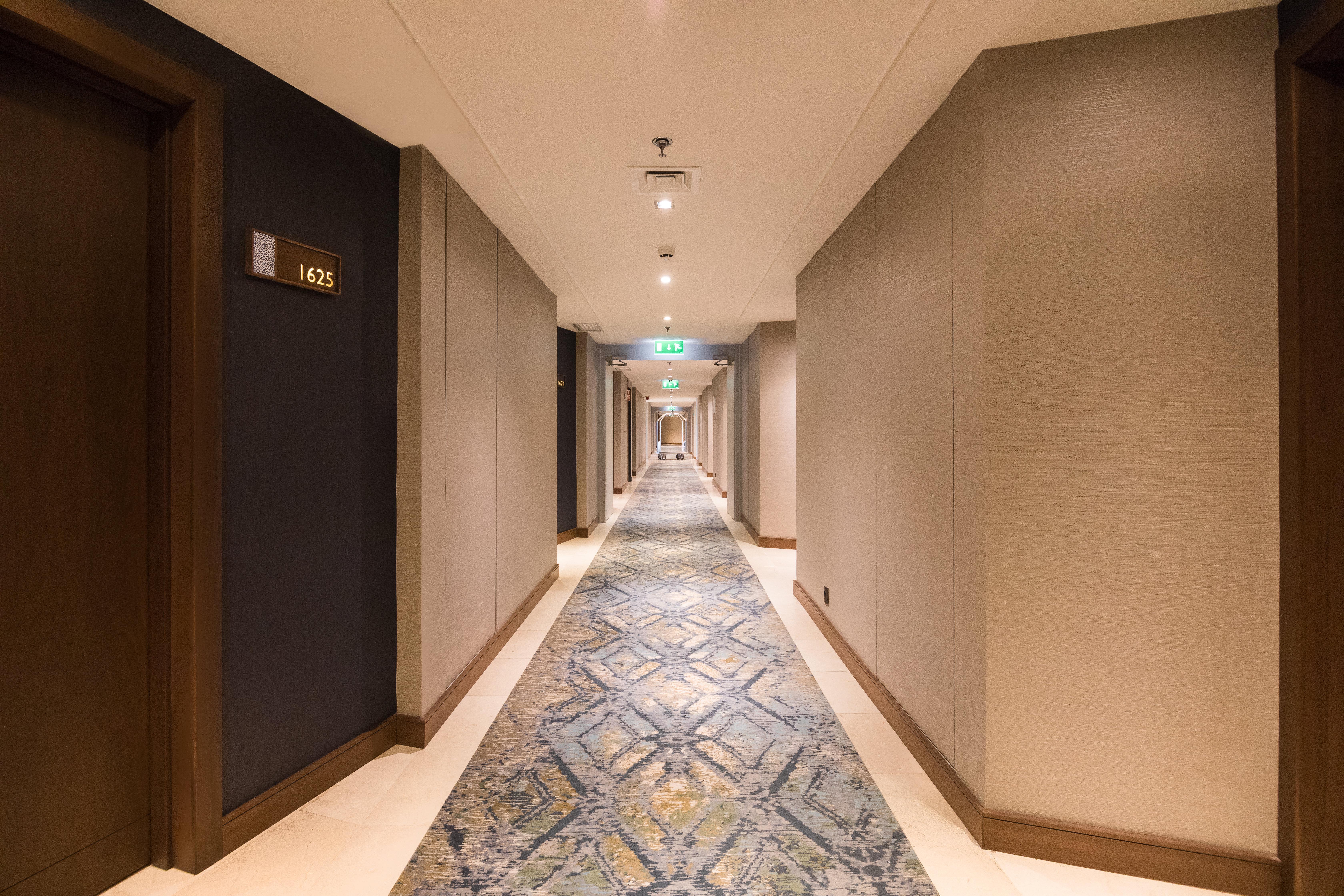 Intercontinental Lisbon By Ihg Hotel Exterior foto A corridor at the hotel
