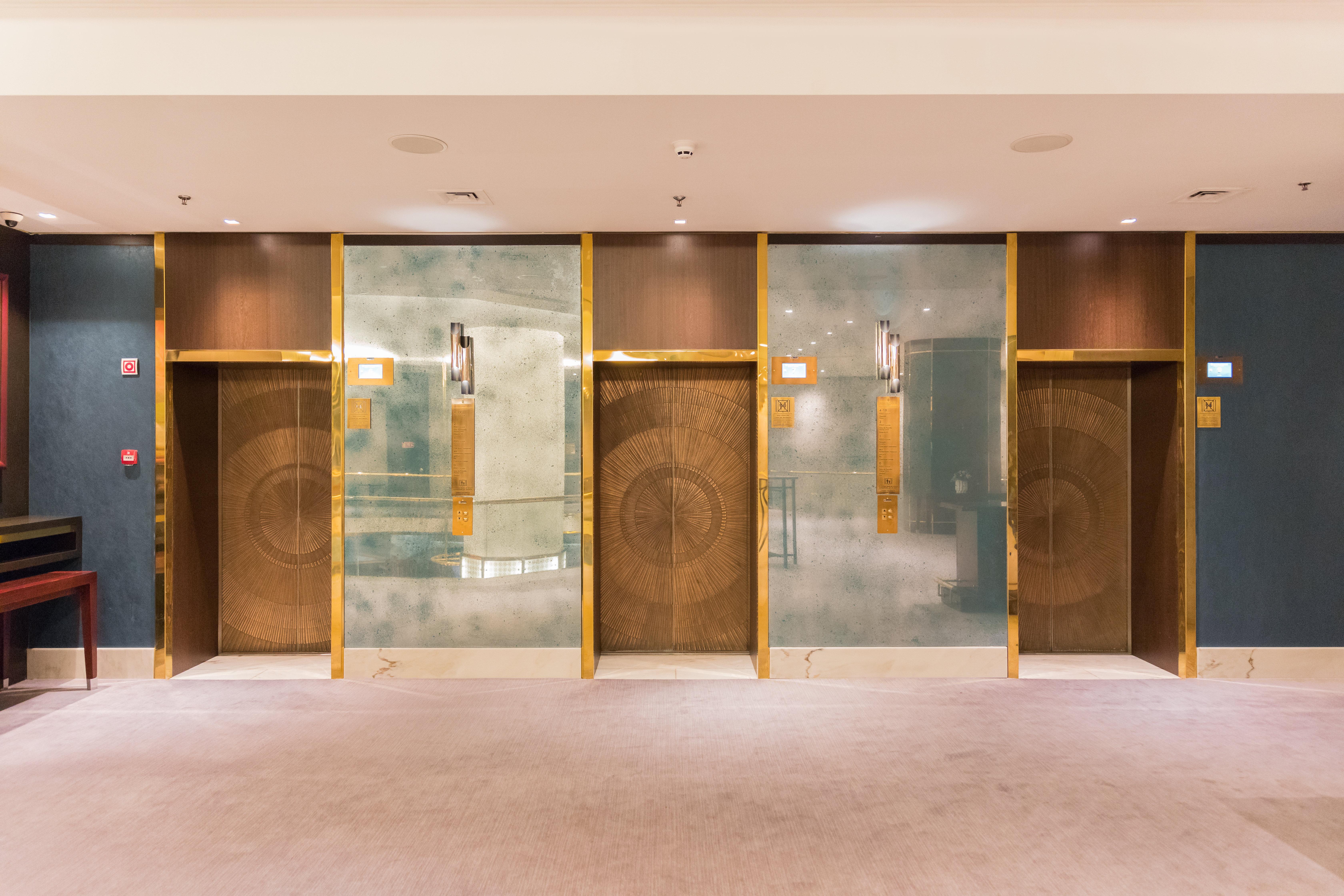 Intercontinental Lisbon By Ihg Hotel Exterior foto Elevators at the Ritz-Carlton, Boston