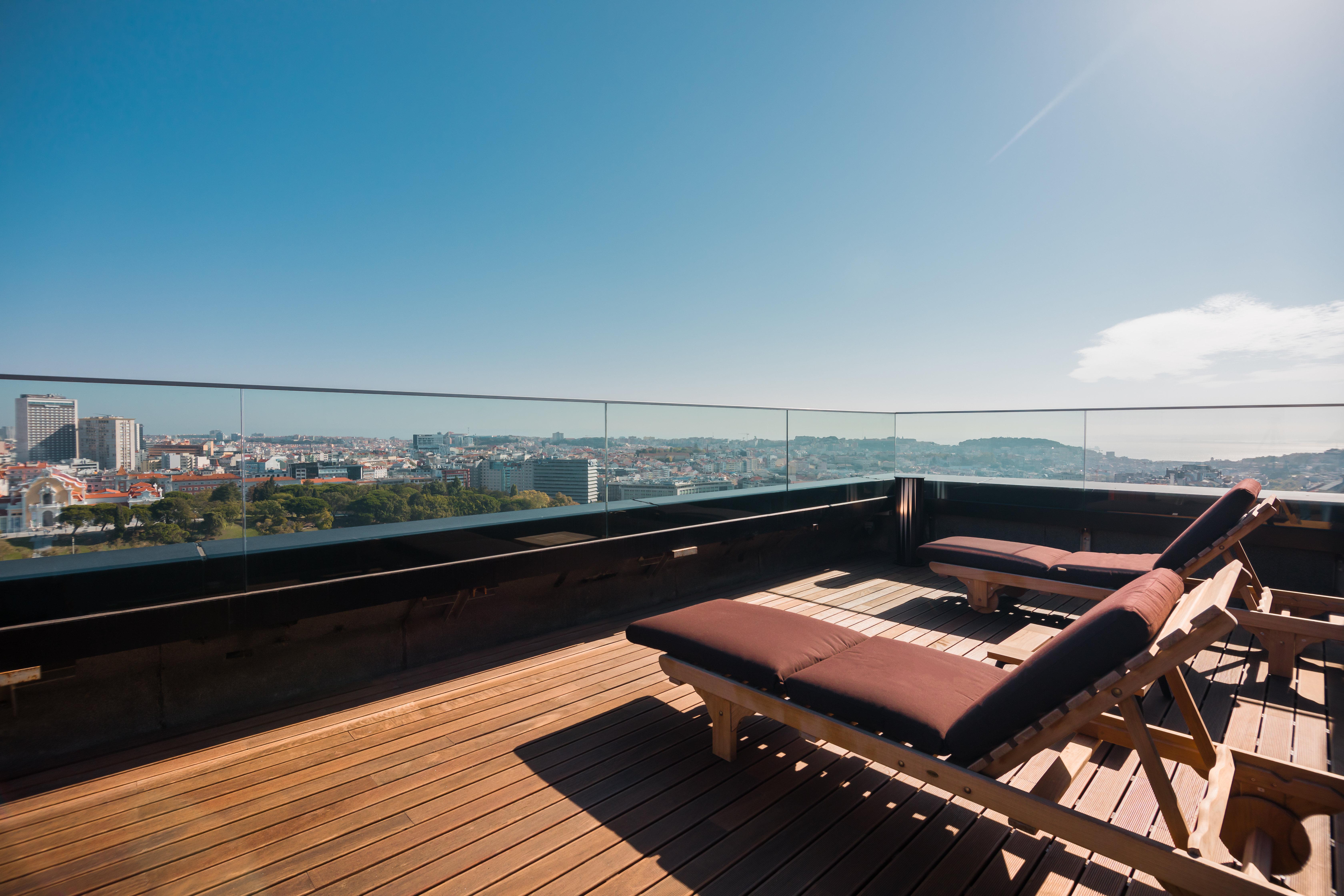 Intercontinental Lisbon By Ihg Hotel Exterior foto The Sky Deck