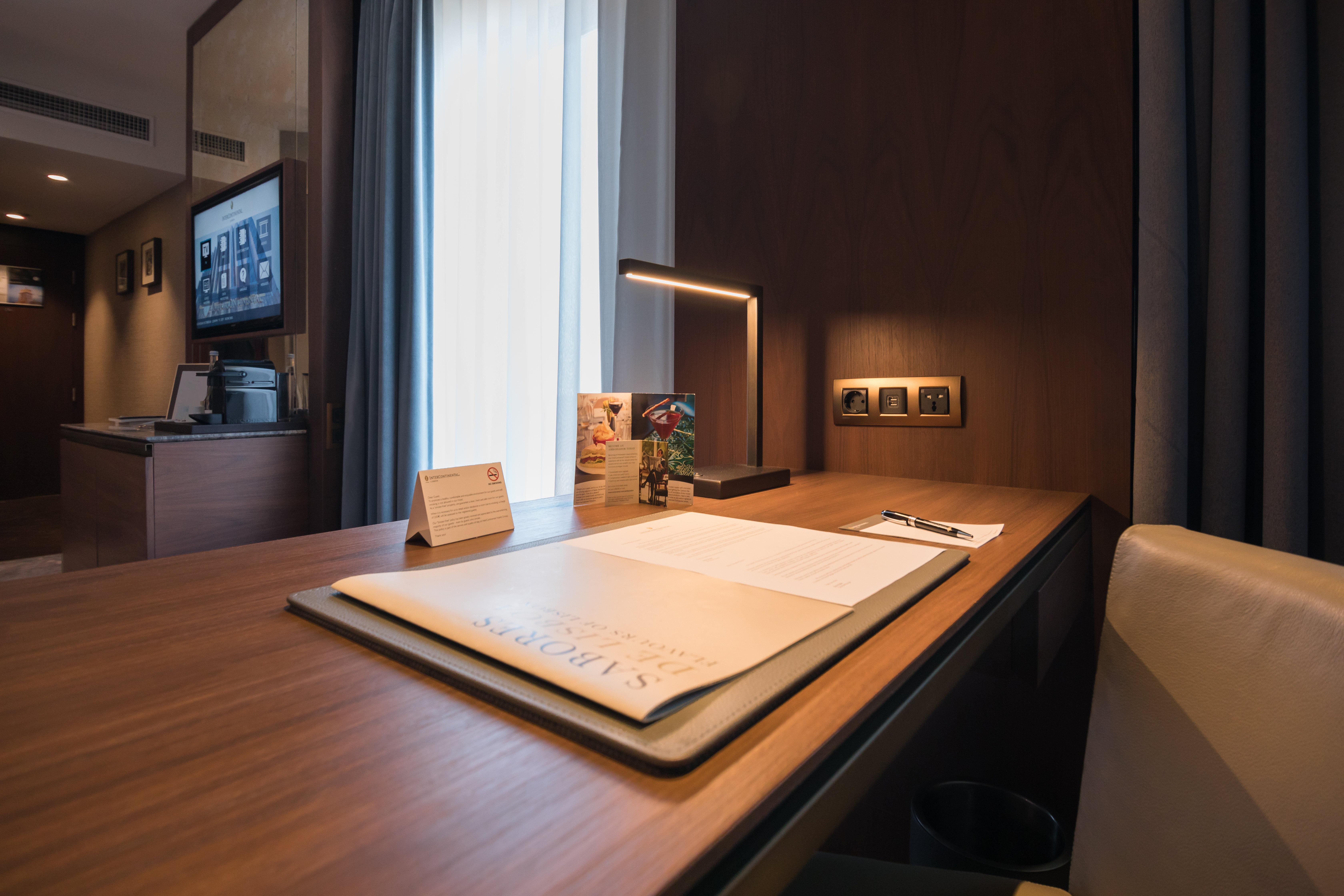 Intercontinental Lisbon By Ihg Hotel Exterior foto A room at the hotel