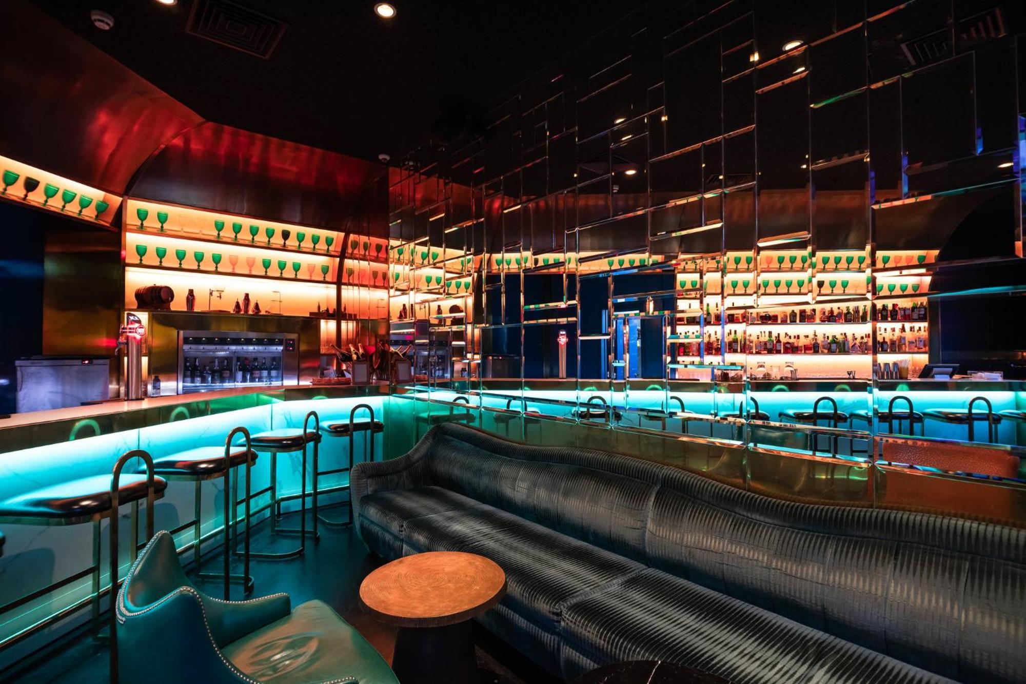 Intercontinental Lisbon By Ihg Hotel Exterior foto The bar at the nightclub